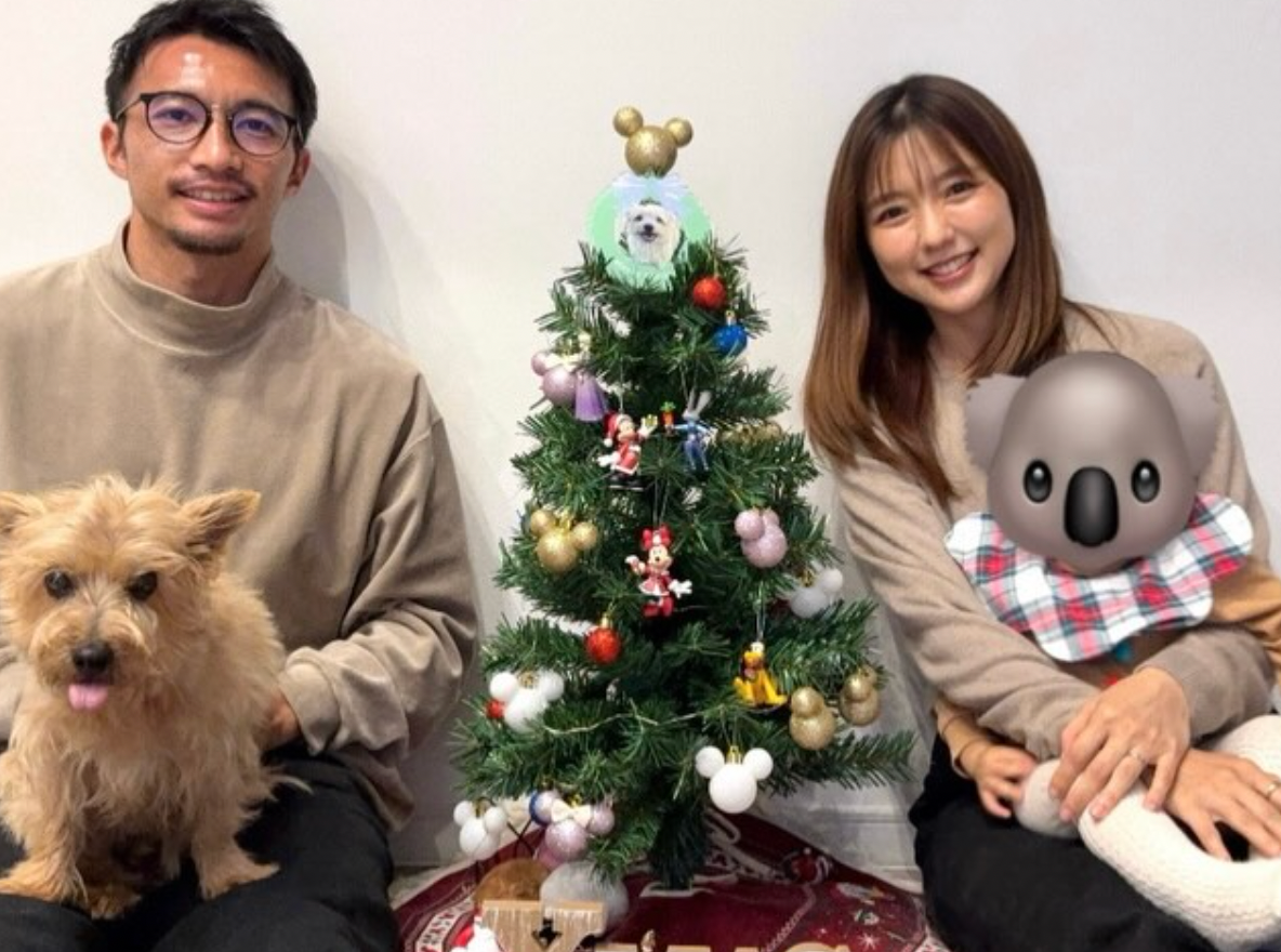 真野恵里菜、サッカー選手の夫らとクリスマスを祝う