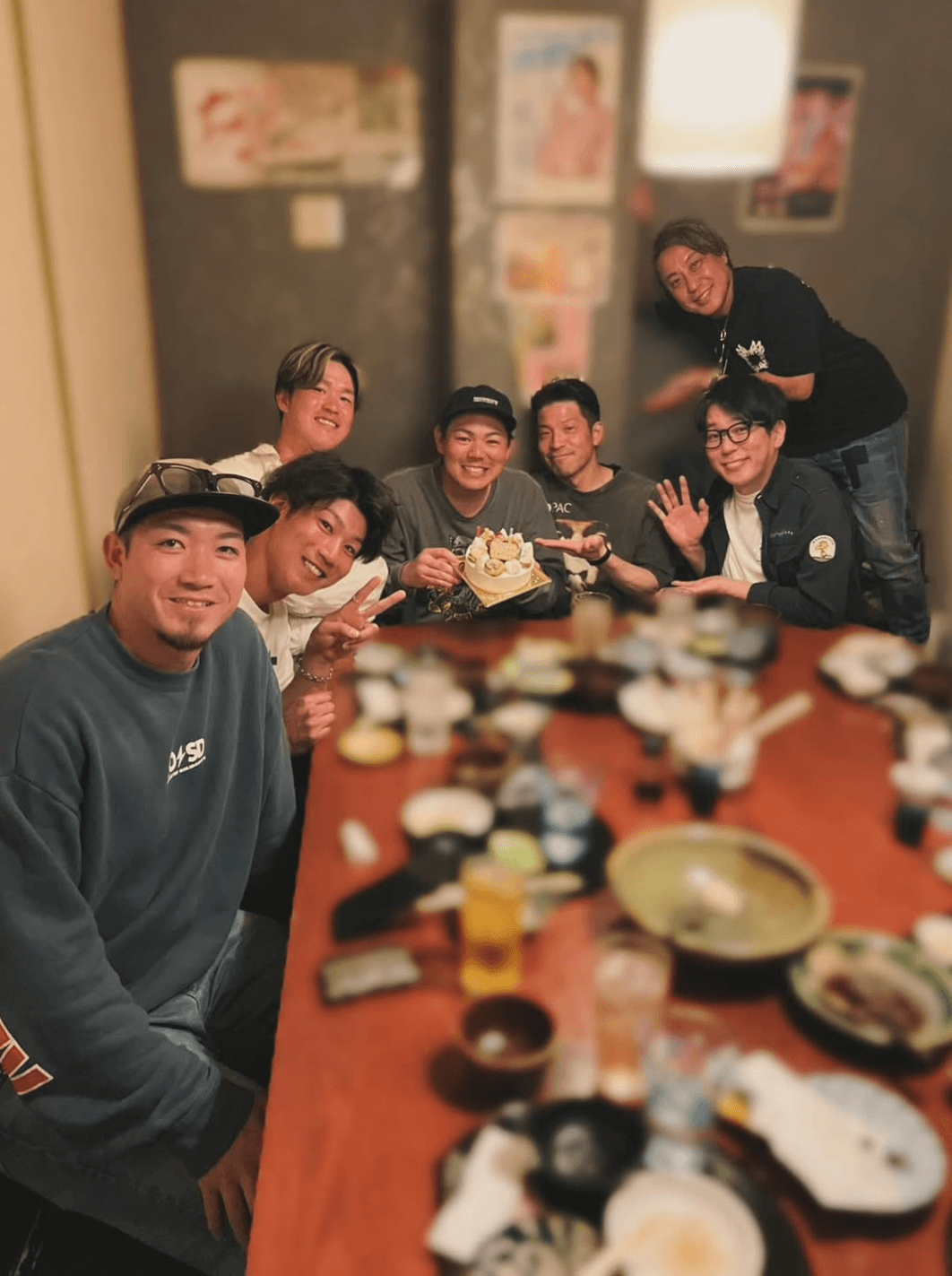 中日・高橋周平、32歳の誕生日を報告　友人たちから祝福