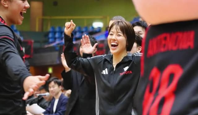 バスケ・山本麻衣が仲良しチーム写真を続々公開！