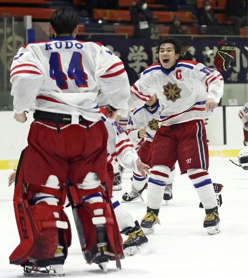駒大苫小牧、走り込みが終盤の粘りに結実…総体アイスホッケー３連覇
