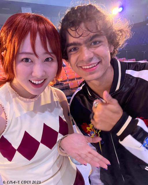 本田望結が『実写版ワンピース』の俳優らとの豪華2ショットを公開！