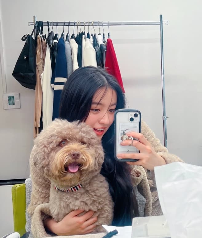 「愛犬ルンルン登場！」koki,撮影現場でのキュートなオフショット公開！