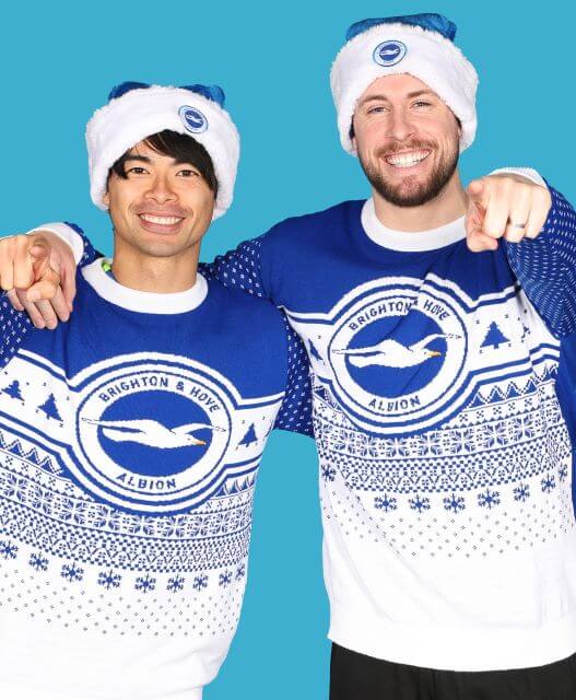 サッカー日本代表が”青い”サンタに変身！クリスマスコーデに反響続々