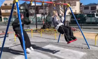 「試合とのギャップが尊い！」安納サオリ、公園で無邪気に遊ぶ姿にファン悶絶