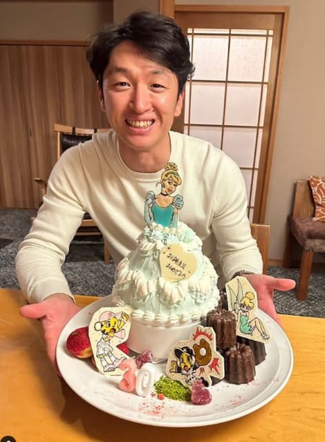 プロ野球選手 近本光司 ホテルニューアワジで誕生日を祝う！