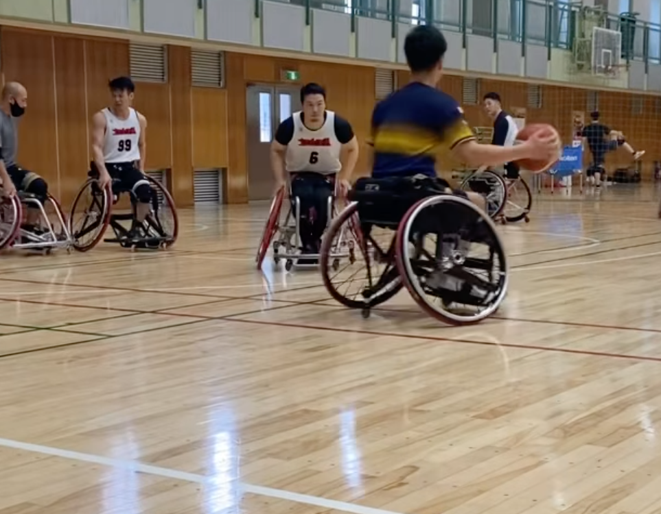 国枝慎吾さんが車いすバスケデビュー戦の動画を公開！ 激しい&トリッキーなプレーが大きな話題に！