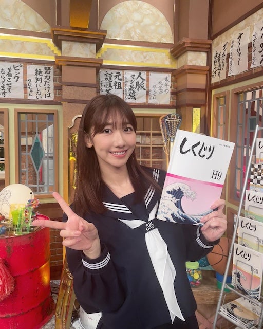 元大人気アイドルの制服姿に「セーラー服まだいける」