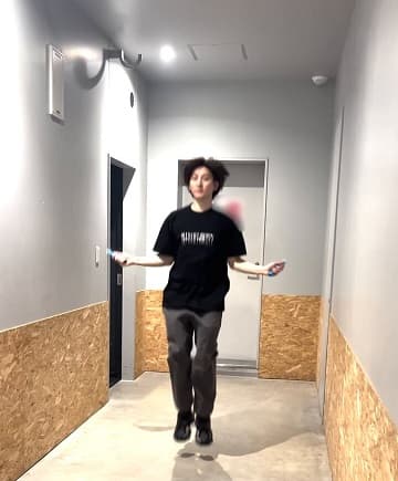 「らしくて最高です」京本大我が本番前に”激キモ二重跳び”!?ドタバタ姿にファン大歓喜！