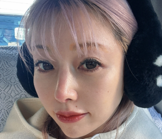 白いダッフルコートで冬を満喫！住谷杏奈の激かわショットが話題