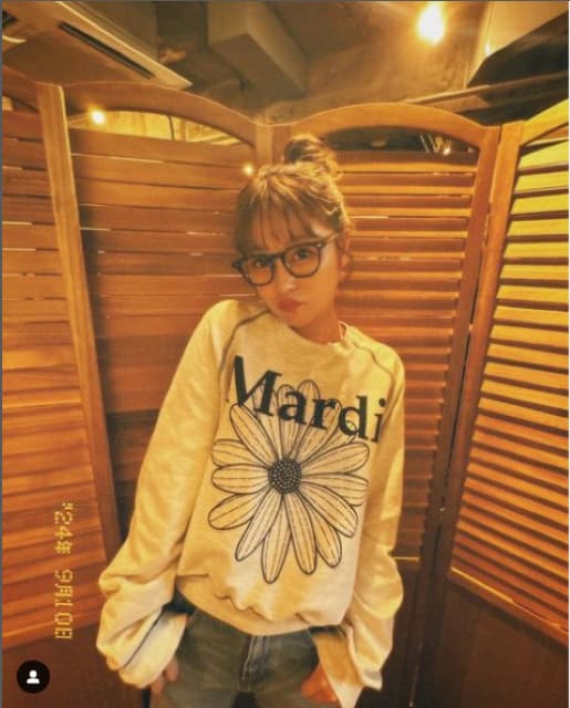 「あざとさ爆発」鈴木奈々のあざとかわいい秋コーデが話題に！