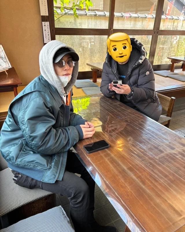 山田涼介が親孝行！父との貴重なツーショットを公開