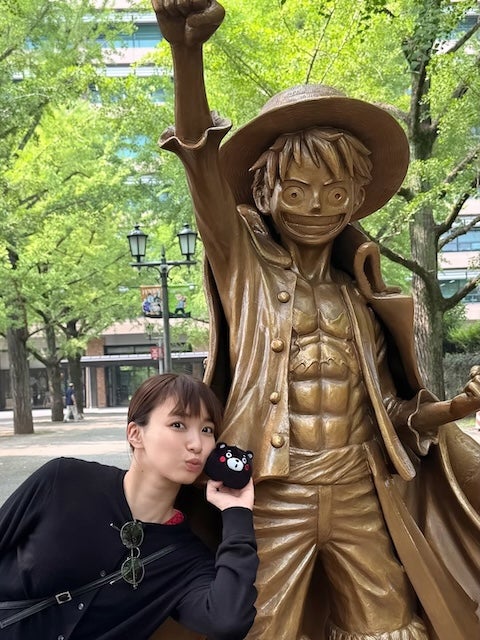 熊本市親善大使・坂ノ上茜、“海賊王”とのツーショット公開！