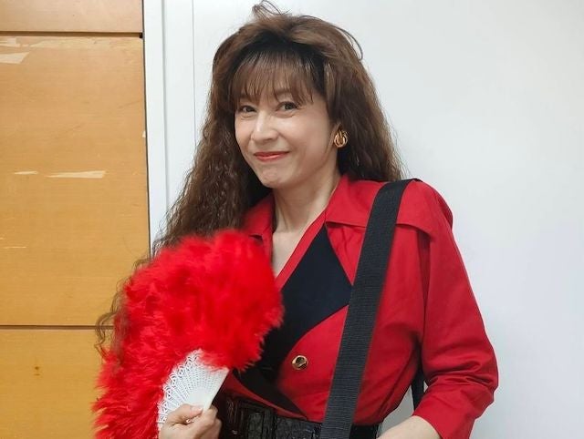 千堂あきほが昭和のバブリーファッションを披露! 「バブリー可愛かった」の声