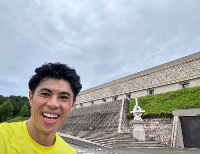 お笑い芸人 小島よしお  in 高山！「朝ラン。気持ちいいー！」