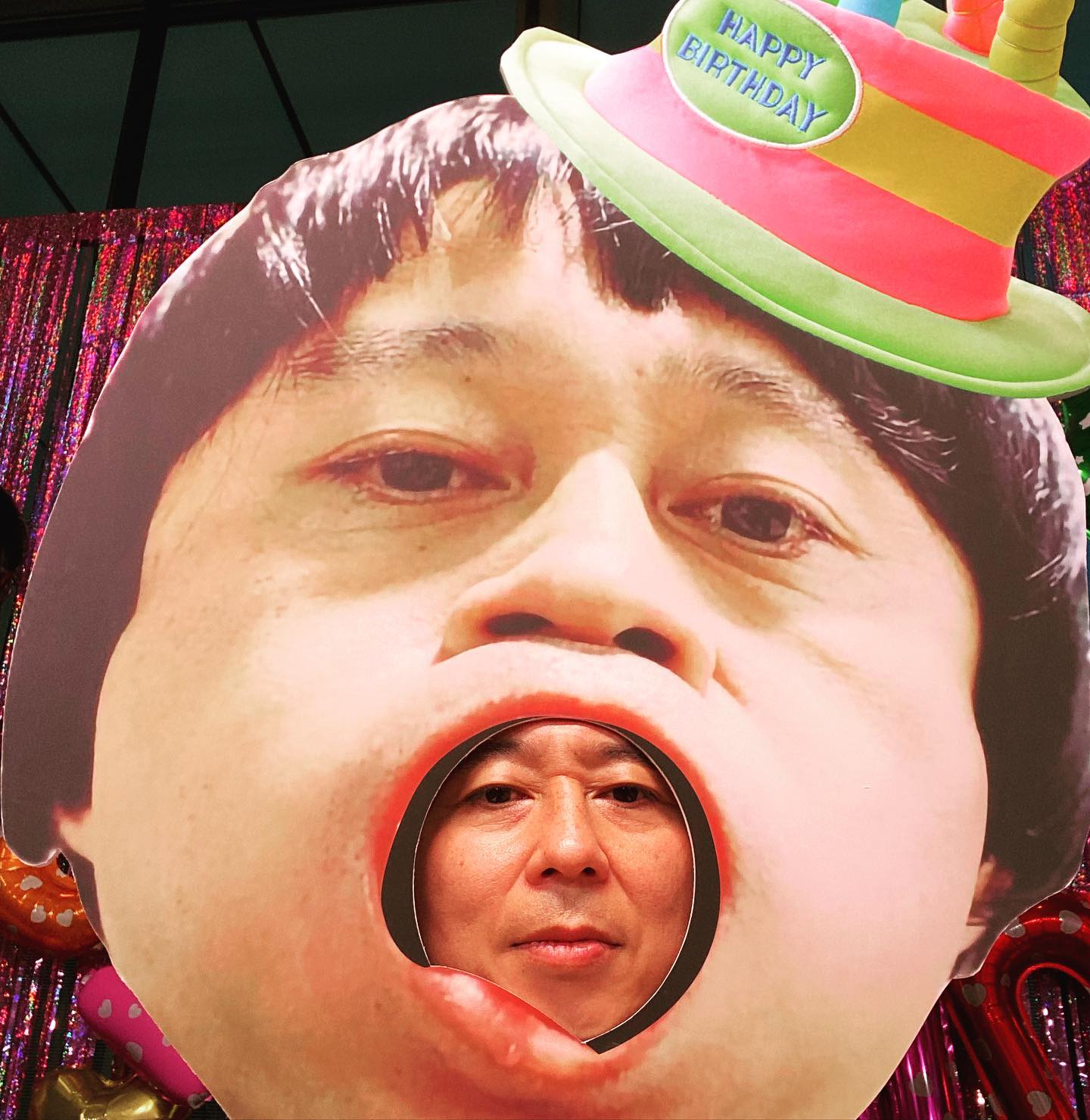 「こ、こ、怖いかも😱」有吉弘行さんが謎の特大顔はめパネルを装着で怒り！？😂