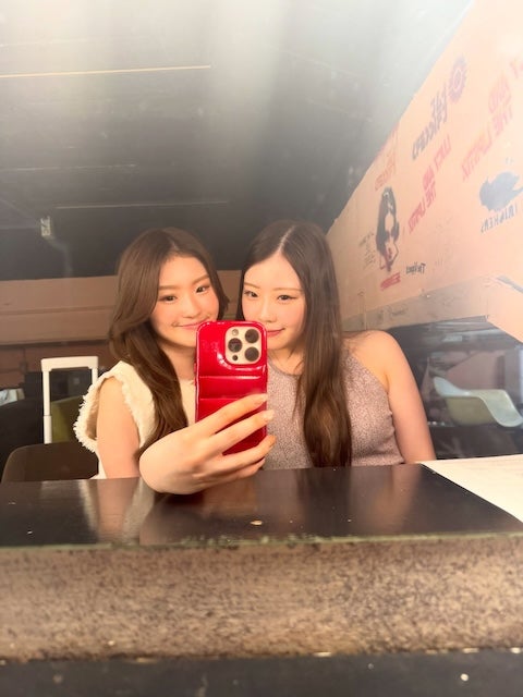 紀平梨花、ノースリーブ姿の姉妹2ショットを公開「最近も相変わらず...」