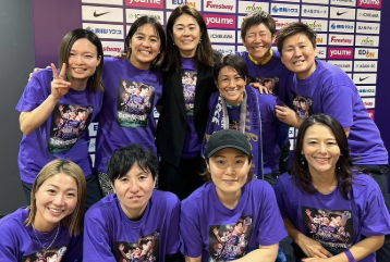 「でもやっぱり寂しいね」岩渕真奈、近賀選手の引退セレモニーを密かに現地観戦