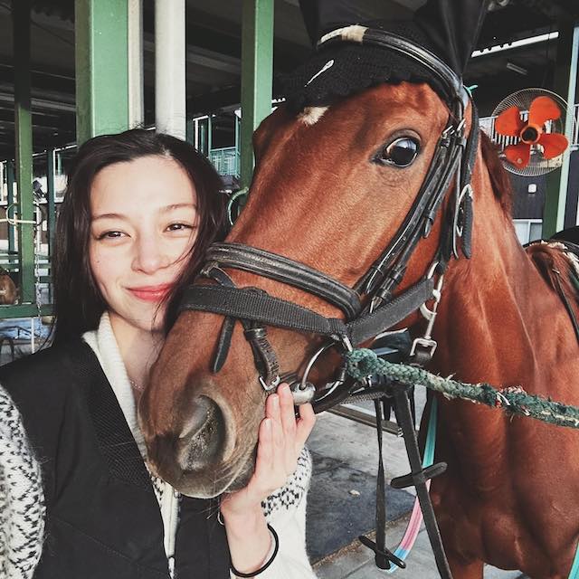 中条あやみ 相性抜群の相手との2ショットを公開💖「来年も何卒よろしくお願いします🥕」