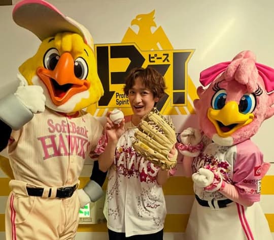「ピンク似合ってる！」Kis-My-Ft2・宮田俊哉、みずほPayPayドームにて始球式を担当！