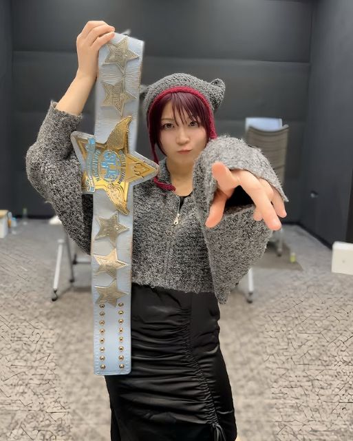 「ありがとにゃーす！」"絶対不屈彼女"安納サオリ、激カワショットとともにサイン会に感謝！