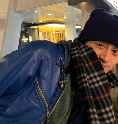 「チョコ募集中」Aぇ!group小島健、バレンタインに切実すぎるお願い？衝撃ショットも次々公開し「インスタ慣れがすごい」と反響