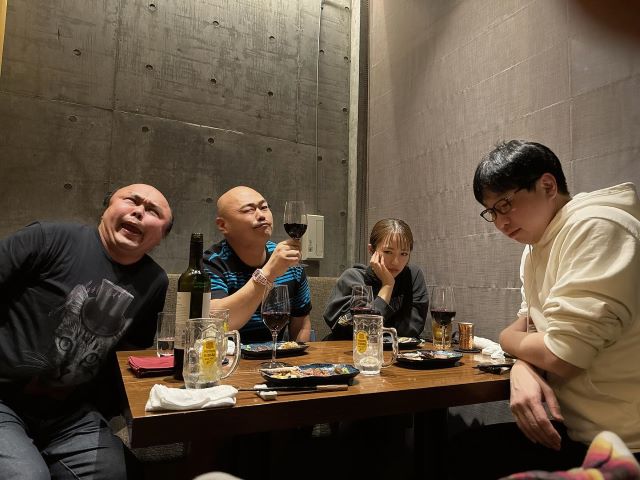 プロポーズ失敗のクロちゃん、高橋みなみらと反省会