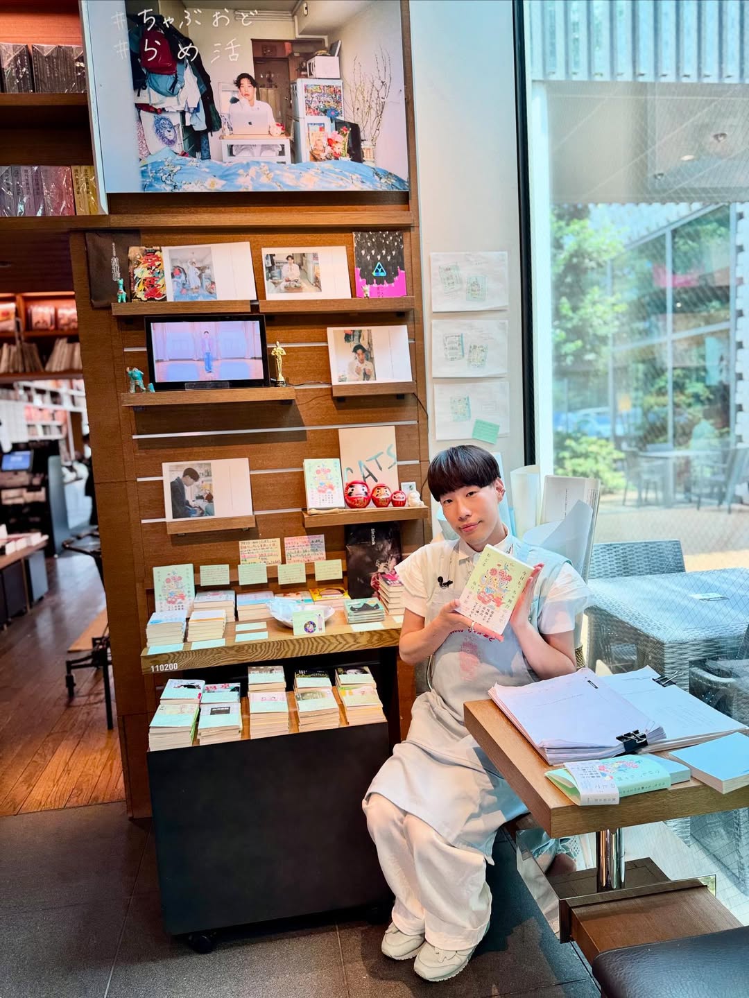 坂口涼太郎がフェア開催でショップ店員に！？素敵な笑顔でお出迎え！