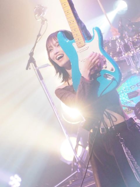 山本彩、熱狂ライブでギター炸裂！ポルカとの共演に武者震い！