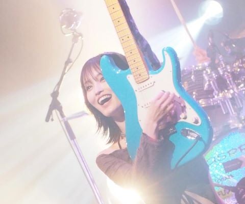 山本彩、熱狂ライブでギター炸裂！ポルカとの共演に武者震い！