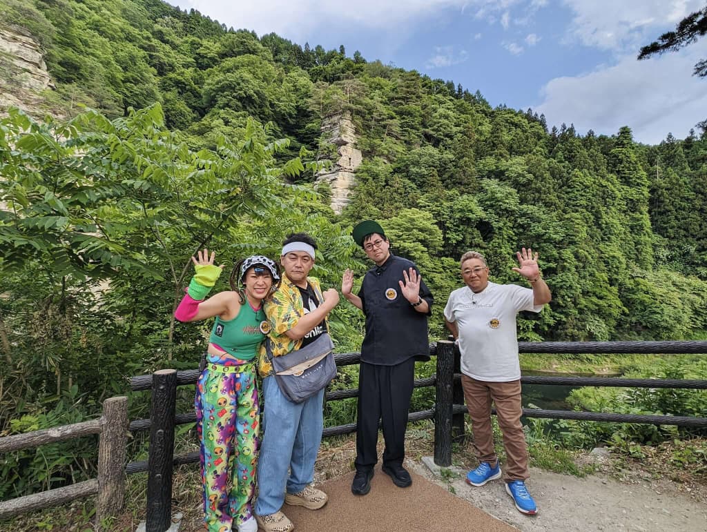 フワちゃん「消しゴムマジックしてあげた」サンドウィッチマン伊達を消して大はしゃぎ！？