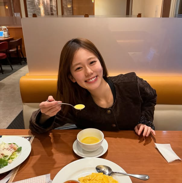 人気女優の頬張る表情に「可愛すぎる」「癒やされる」の声が殺到