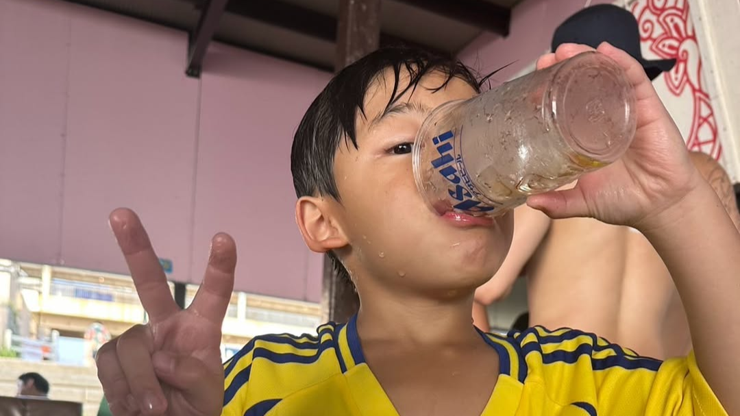 魔裟斗＆息子、顔出し2ショット♡湘南に現れた“イケメン親子”大反響