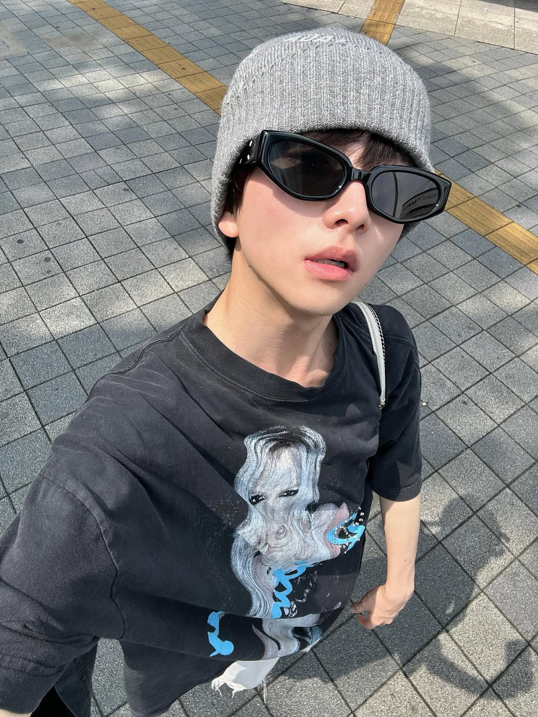 「プライベートでもおしゃれで可愛くて〜」板垣李光人、家族旅行中の“私服ショット”公開