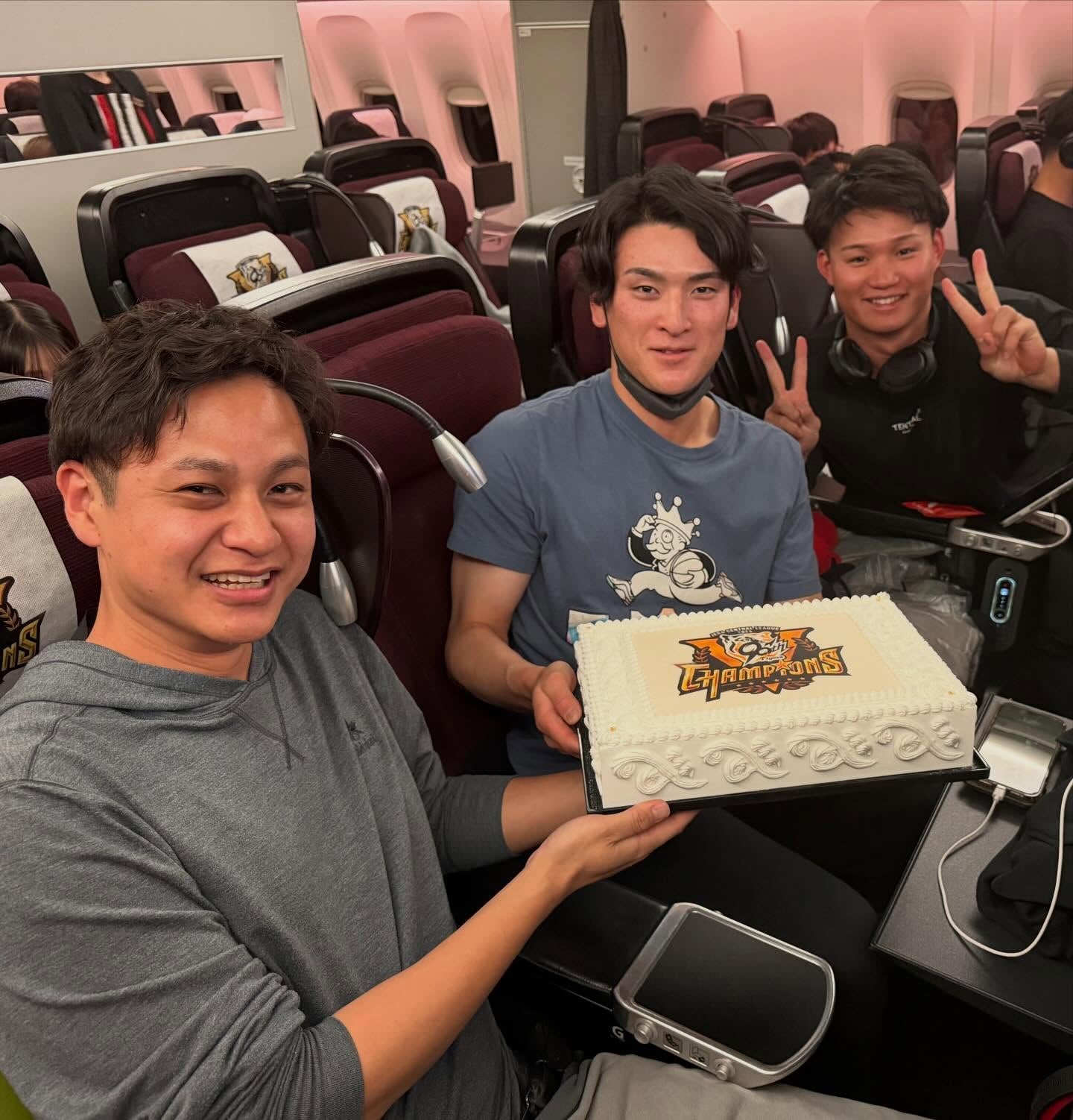 「さすがグルメ王子」阪神・大竹耕太郎がハワイ旅行ショット公開