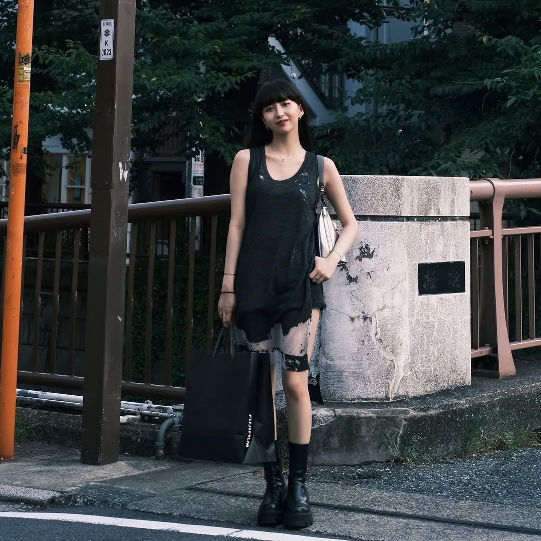 キムタク長女・Cocomi、ブラックコーデでカリスマセンスと美脚に羨望の眼差し！