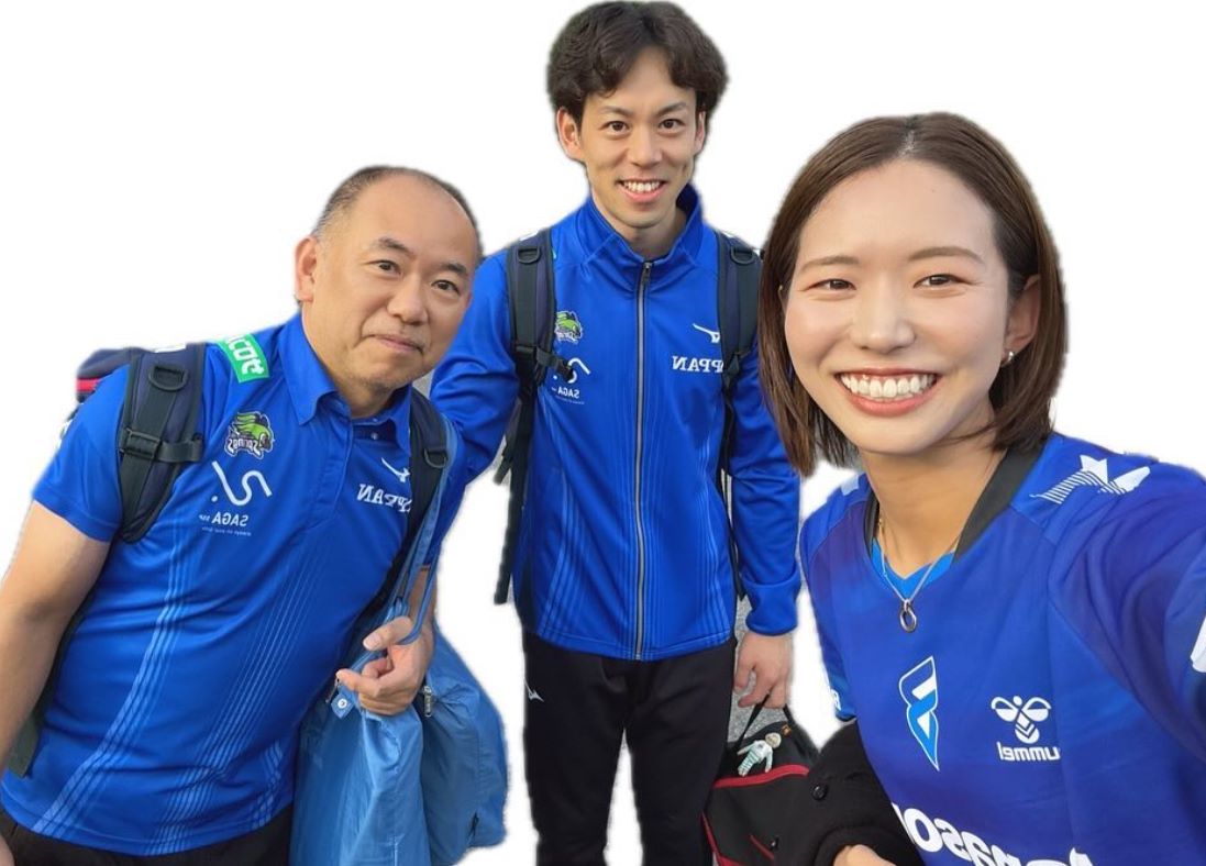 古賀紗理奈がトレーナーとの仲睦まじい様子を公開