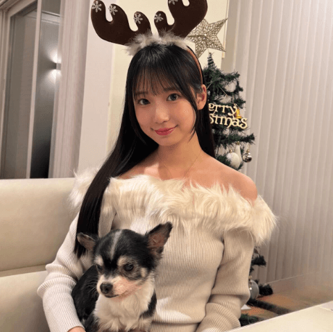 「さあワンコさん、そこを代わろうか」17歳のJKラウンドガール・百田汐里、トナカイ美少女ルックに！ママの手料理も超豪華と話題沸騰