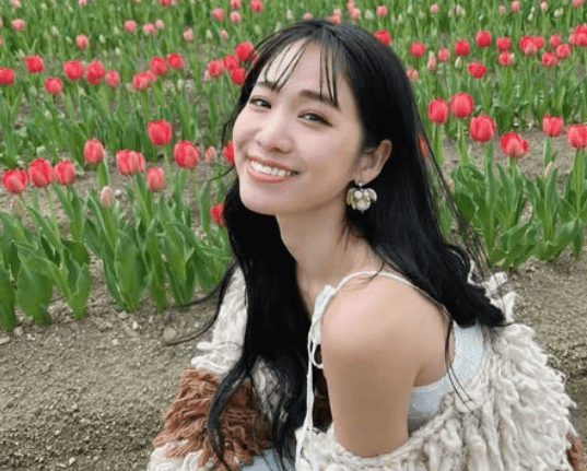 「どのまりな推し？」人気モデル・藤森マリナ、チューリップ畑で見せた”まりなはん・スマイル”にファン釘付け！「最高の美女」