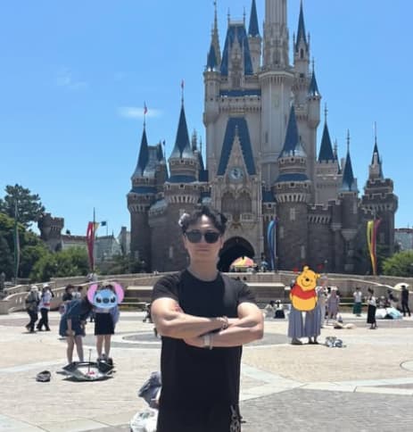 コロチキ西野が〝筋肥大〟ディズニーショットを披露！