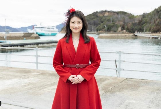 今田美桜、真っ赤なゴージャス衣装オフショットに反響「ハチャメチャお美しい」