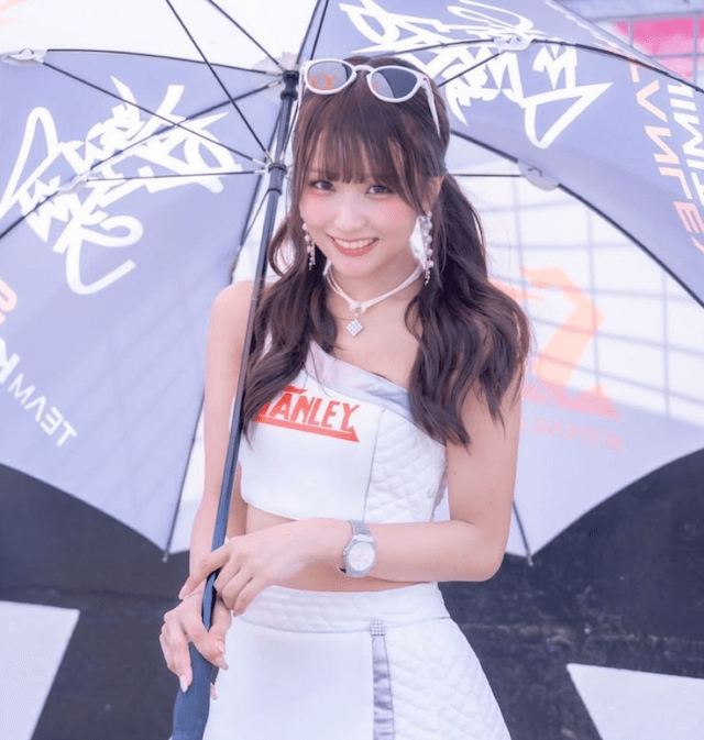 森脇梨々夏、灼熱の鈴鹿を笑顔で彩る！Super GTラウンドでファンに感謝