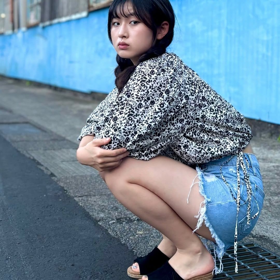 現役女子大生キックボクサーの辻井和花、オフのガーリーショットが可愛い！友達との切ない再会をファンに報告