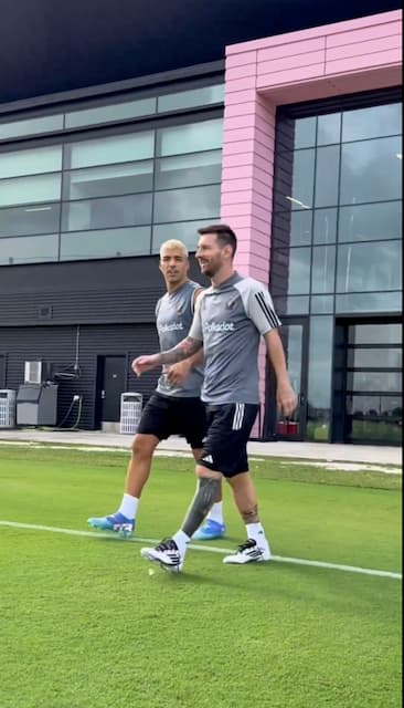 インテル・マイアミ 練習に向かう選手達の様子を公開！