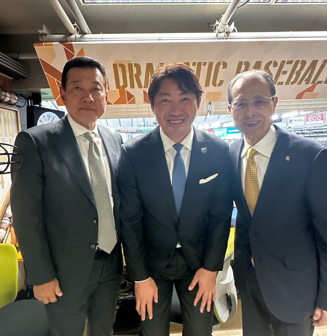 野球解説者の内川聖一が王貞治・原辰徳との3ショットを公開！