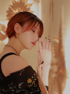 三吉彩花が様々なヘアスタイルで魅せる 「Which hair color do you like?」