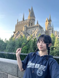 28歳人気モデル 年齢確認されたことを報告も