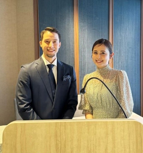 久慈暁子がセルシスの上場記念パーティーで司会を務める！