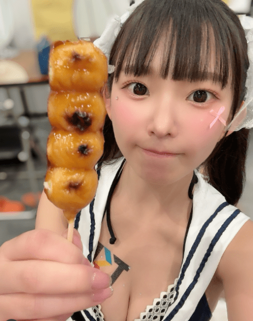 童顔グラドルプロ雀士、激カワセクシーコスの「おはよー」ショットが可愛すぎると話題に！