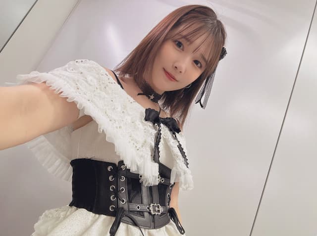 内田真礼がライブのオフショットを公開！「トリを務めさせていただきました」