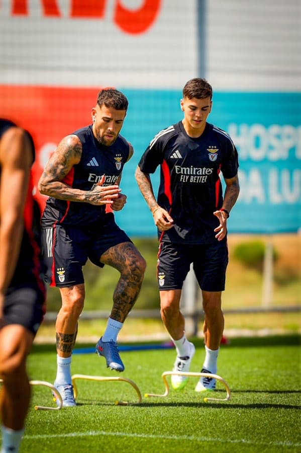 オタメンディが充実のトレーニング姿を公開　鋭い視線とともに決意の一言も